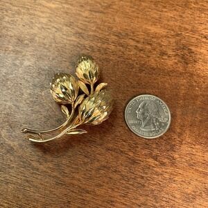 Vintage Pin Brooch of a Rose Bud Stem and Leaf Pin‎ Gold Tone